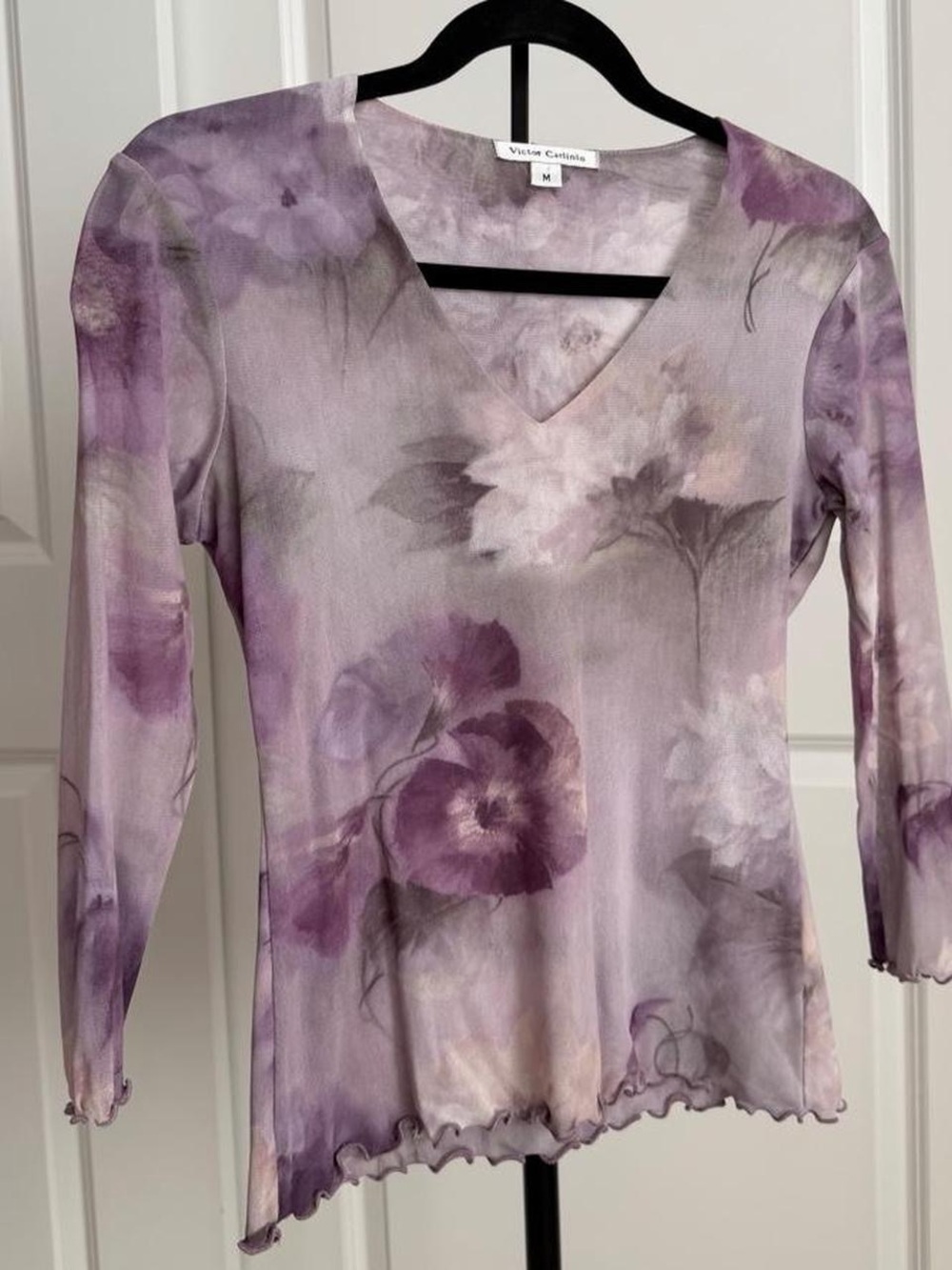 Victor carlinis Lavender Floral V-Neck Long Sleeve Top